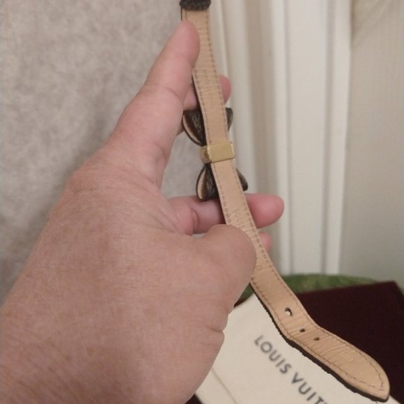 Louis Vuitton Monogram Bow Bracelet - Picture 8 of 12